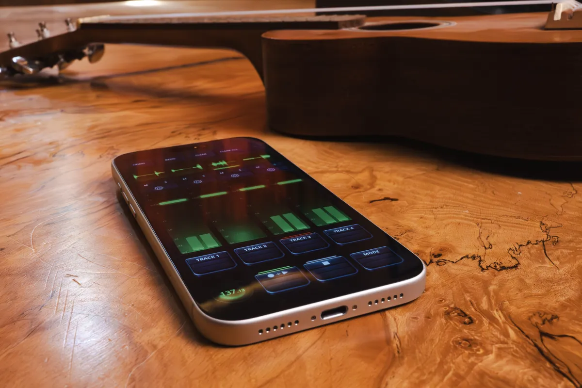 A complete looping setup that travels with you.